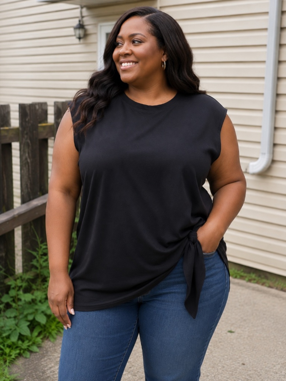 Black, sleeveless round neck top